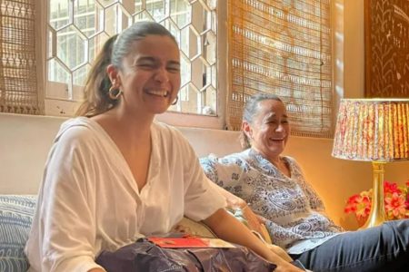 Alia Bhatt sends love to mom Soni Razdan on Pippa screening day.