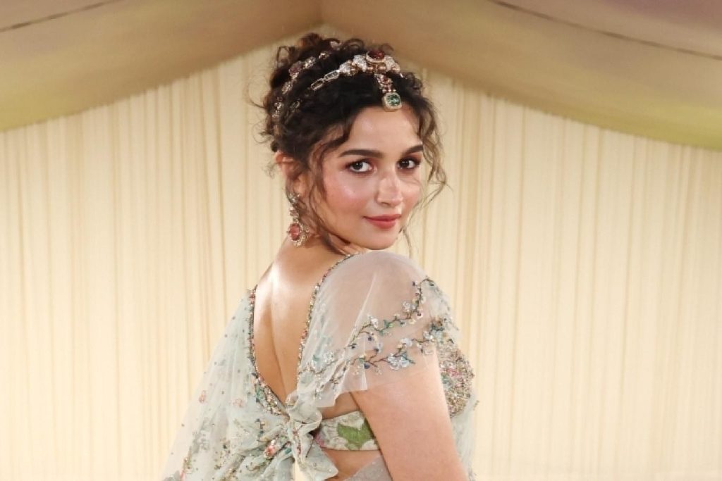 Alia Bhatt dazzles in Sabyasachi saree at Met Gala 2024 Alia Bhatt