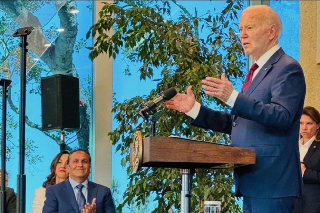 Vinod Khosla hosts Silicon Valley fundraiser for Biden