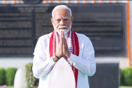 PM Modi extends wishes to pilgrims for Amarnath Yatra start Narendra Modi