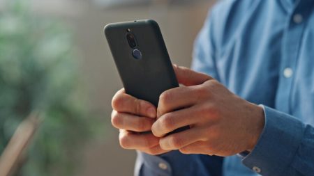 India’s Smartphone Market Rises to Global Second Place