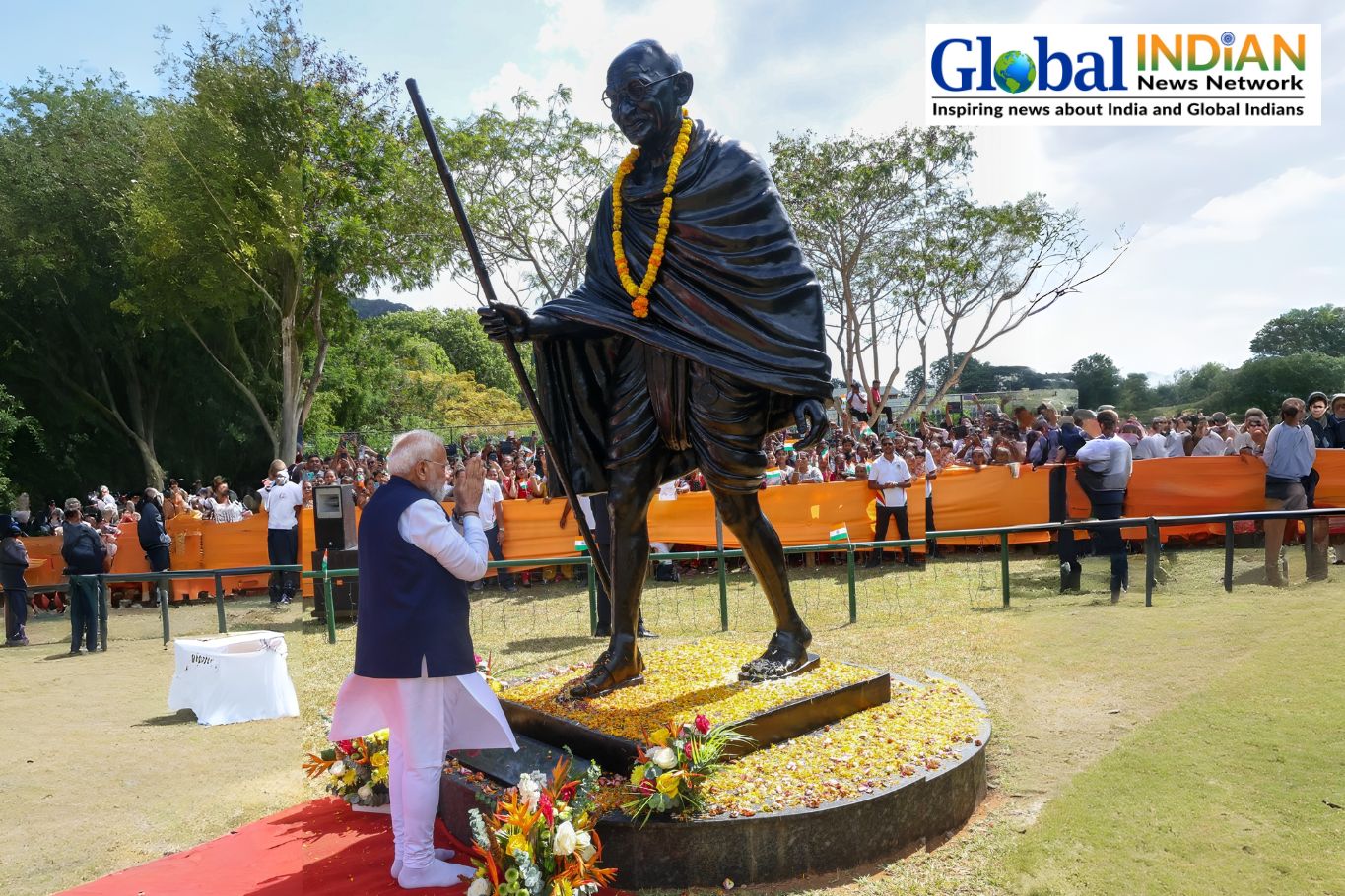 Modi honors Gandhi, visits Seychelles temple
